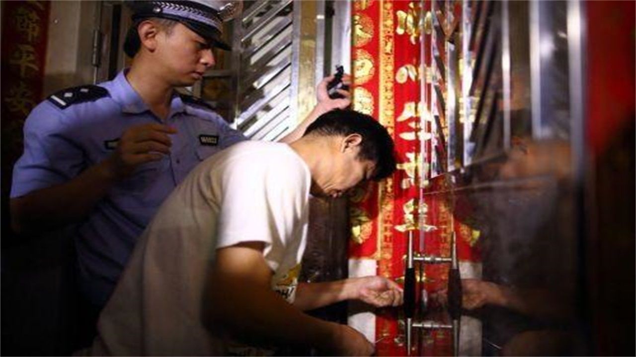 天津请开锁师傅开了锁后，师傅为什么一般都不进门，就算主人请也不进去？